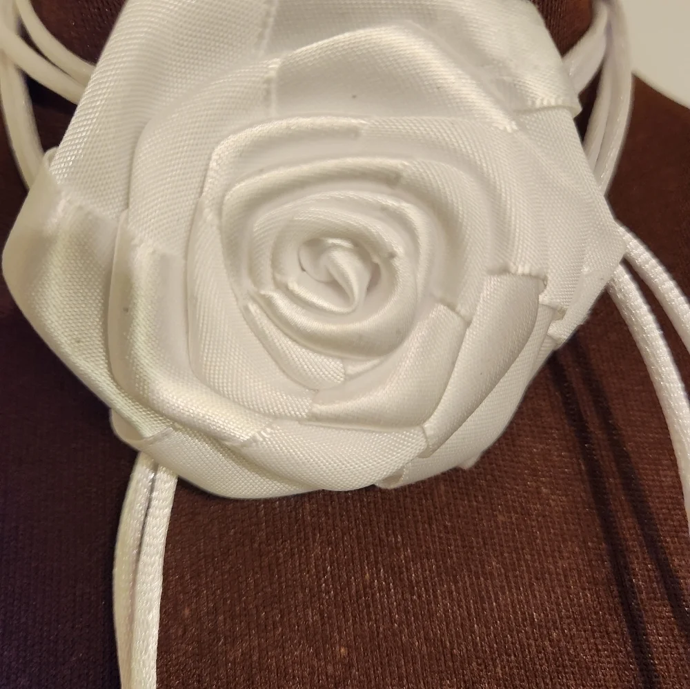 Hand Crafted White Flower Choker Necklace Rose Wrap Tie Floral Bridal
